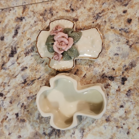 Vintage Trinket Box - Picture 3 of 7